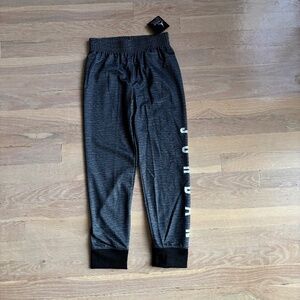 Boys grey nike air jordan jogger sweatpants size 7 nwt